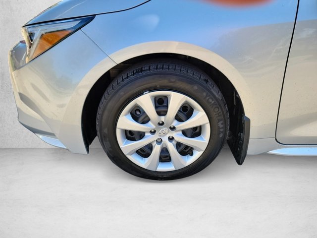 Used 2025 Toyota Corolla LE FWD image 28