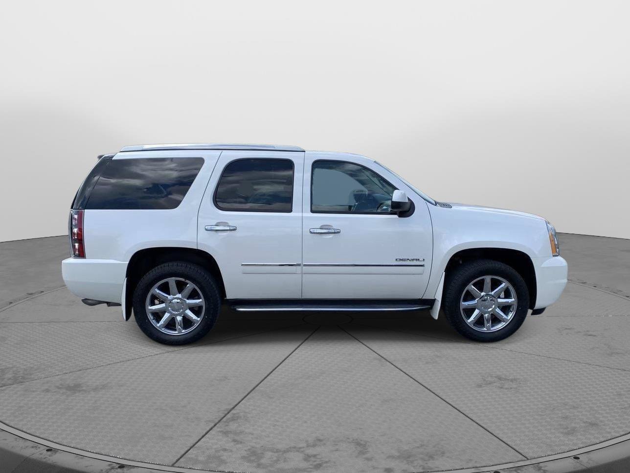 Used 2013 GMC Yukon Denali AWD/4WD image 2