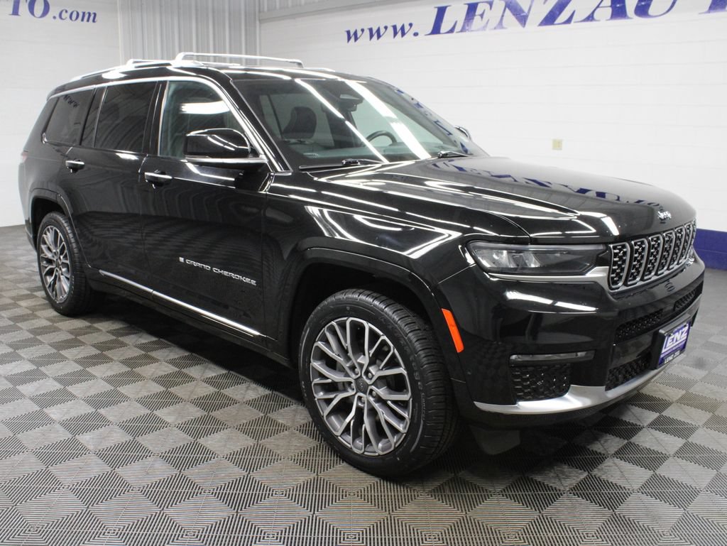 Used 2023 Jeep Grand Cherokee L Summit AWD/4WD image 3