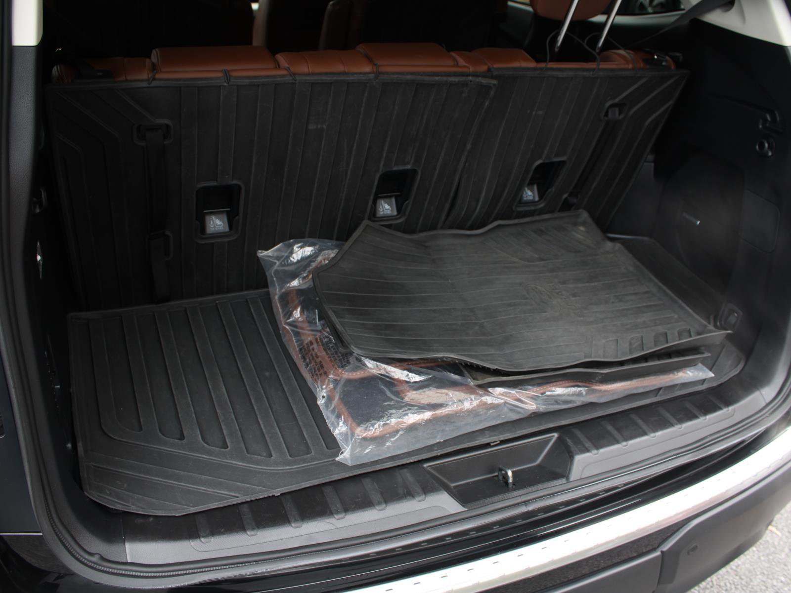 Used 2022 Subaru Ascent Touring image 9