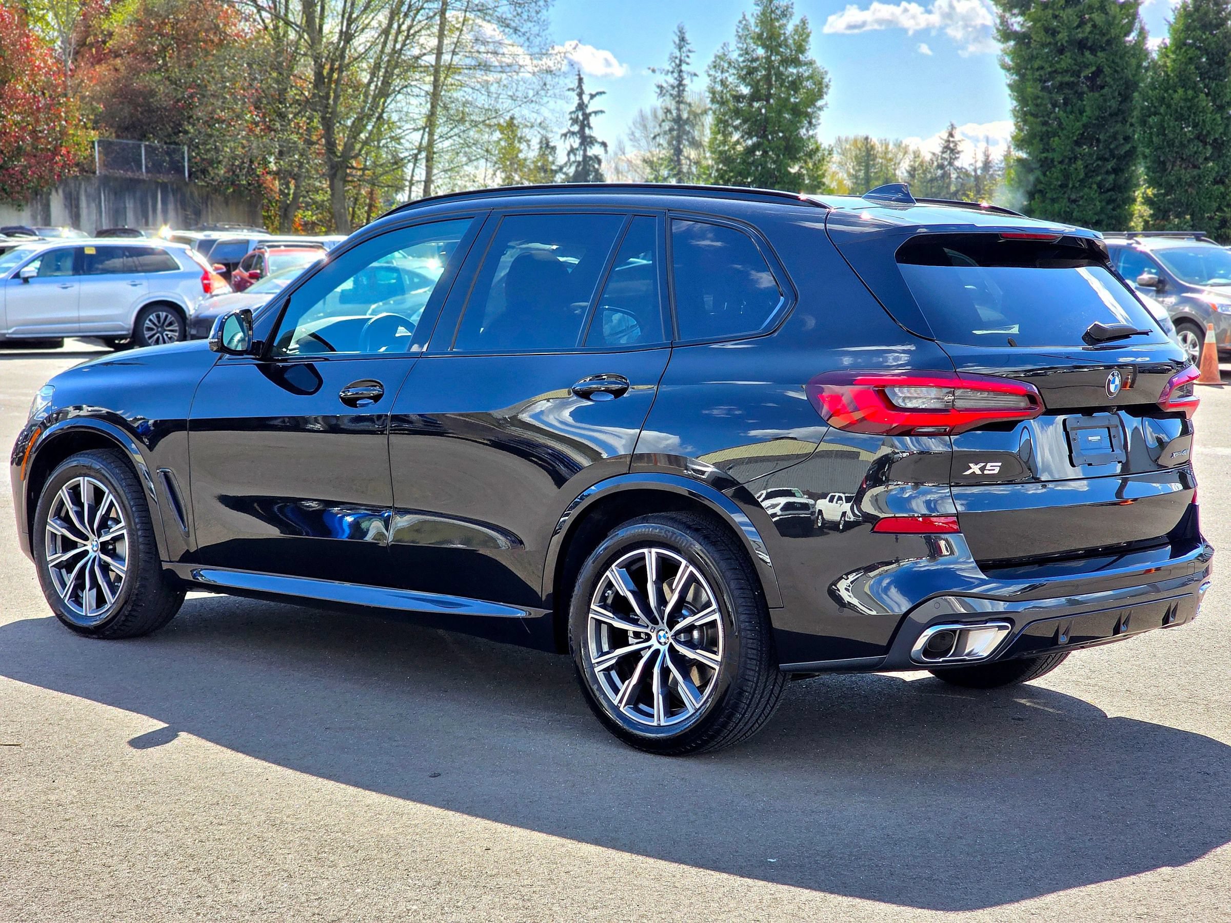 Used 2023 BMW X5 xDrive40i w/ M Sport Package AWD/4WD image 7