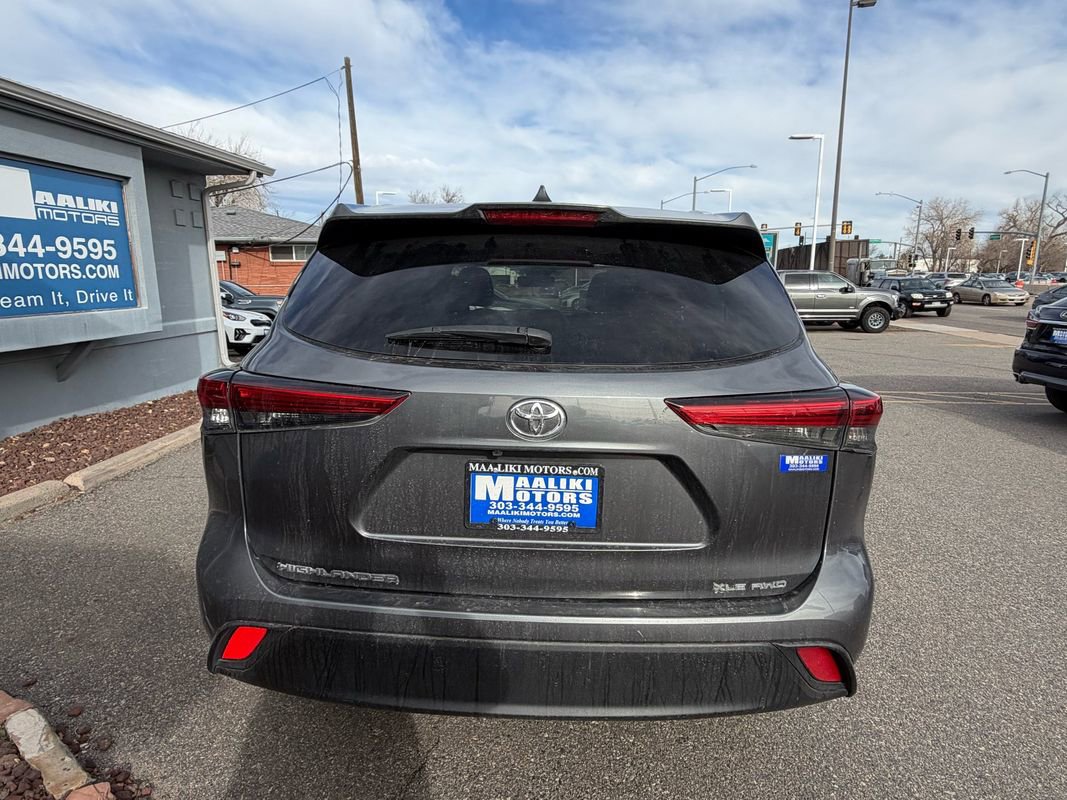 Used 2023 Toyota Highlander XLE image 5