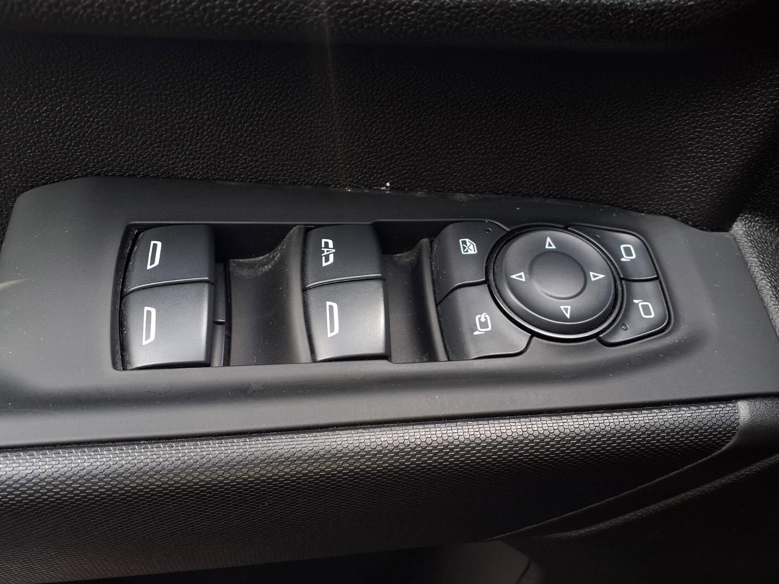 Used 2024 Chevrolet Silverado 2500 Custom w/ Custom Value Package image 14