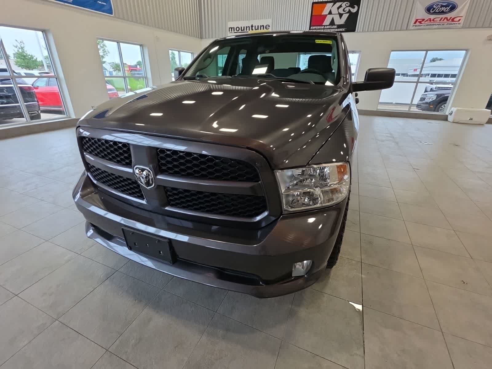 Used 2017 RAM 1500 Express AWD/4WD video 2