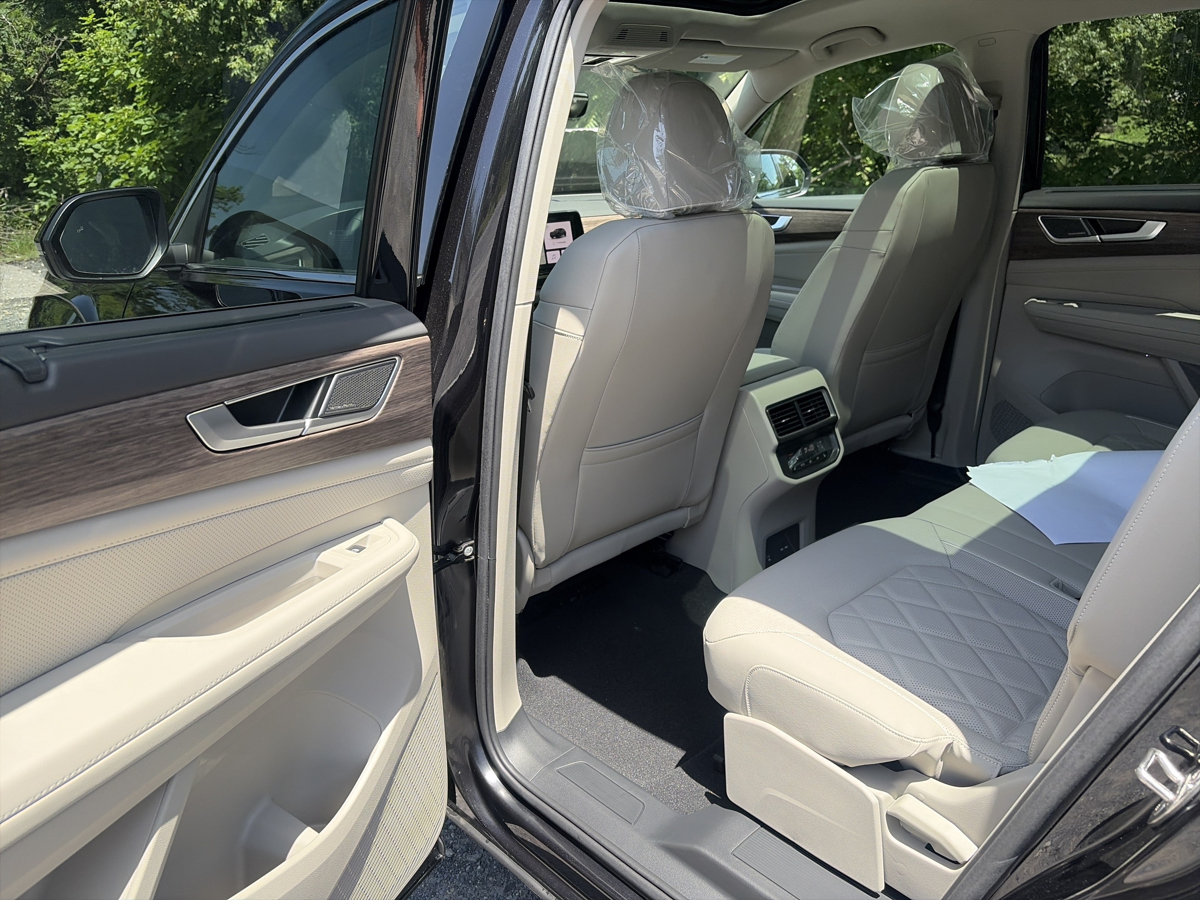 New 2026 Volkswagen Atlas SEL Premium R-Line AWD/4WD image 14