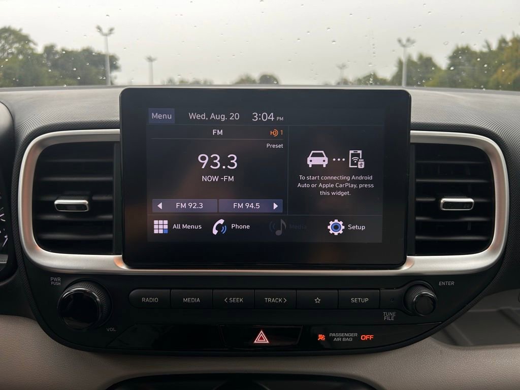 Used 2022 Hyundai Venue SEL image 17