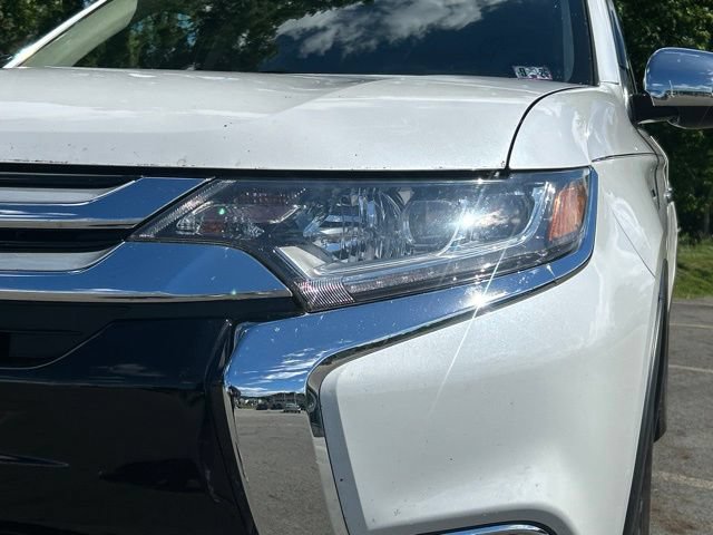 Used 2016 Mitsubishi Outlander GT AWD/4WD image 9