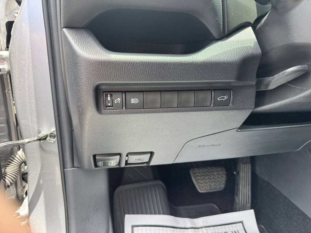 Used 2025 Toyota RAV4 XLE w/ Convenience Package FWD image 31