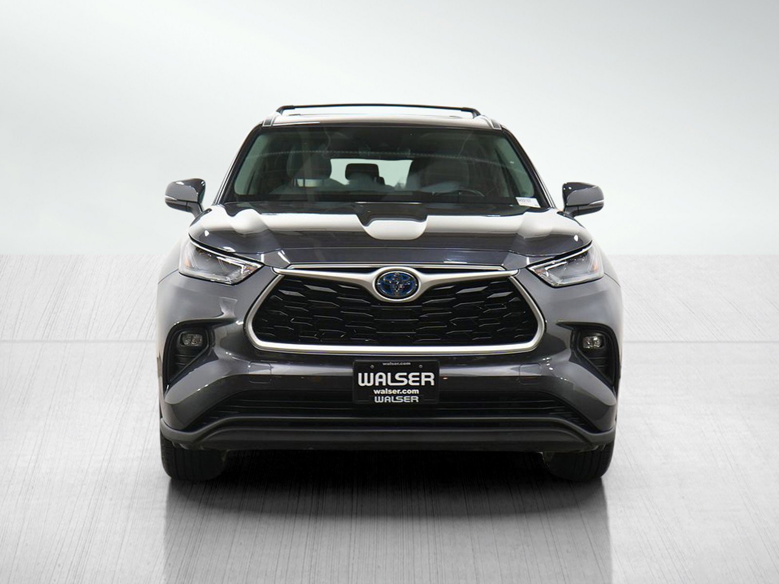 Used 2021 Toyota Highlander XLE AWD/4WD image 8