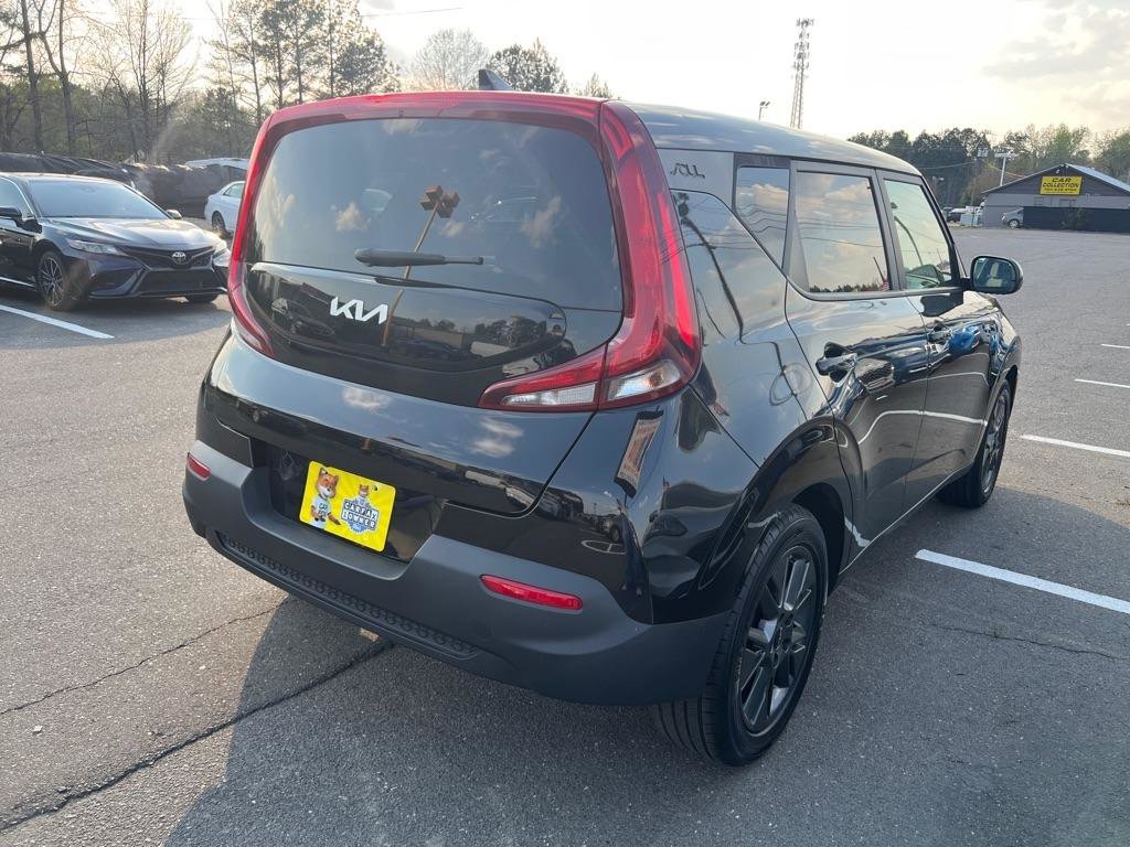 Used 2022 Kia Soul EX FWD image 4