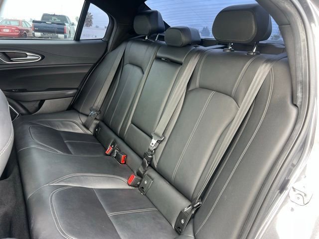 Used 2023 Alfa Romeo Giulia Sprint image 14