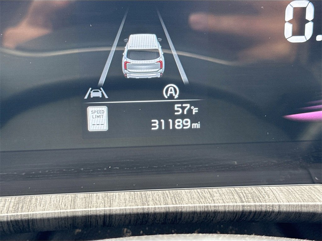 Used 2023 Kia Telluride EX w/ EX Captain's Chair Package image 12