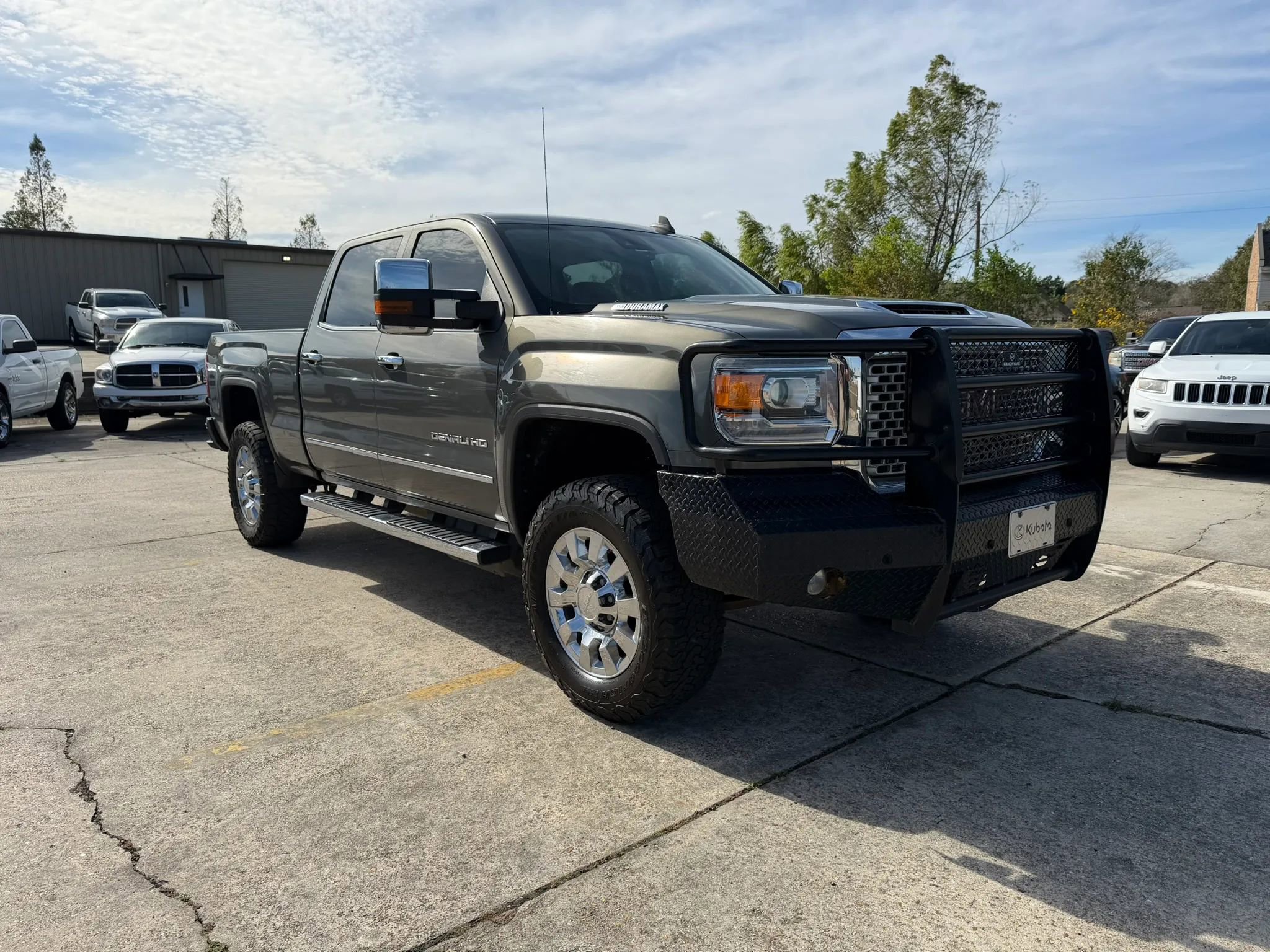 Used 2017 GMC Sierra 2500 Denali w/ Duramax Plus Package image 7