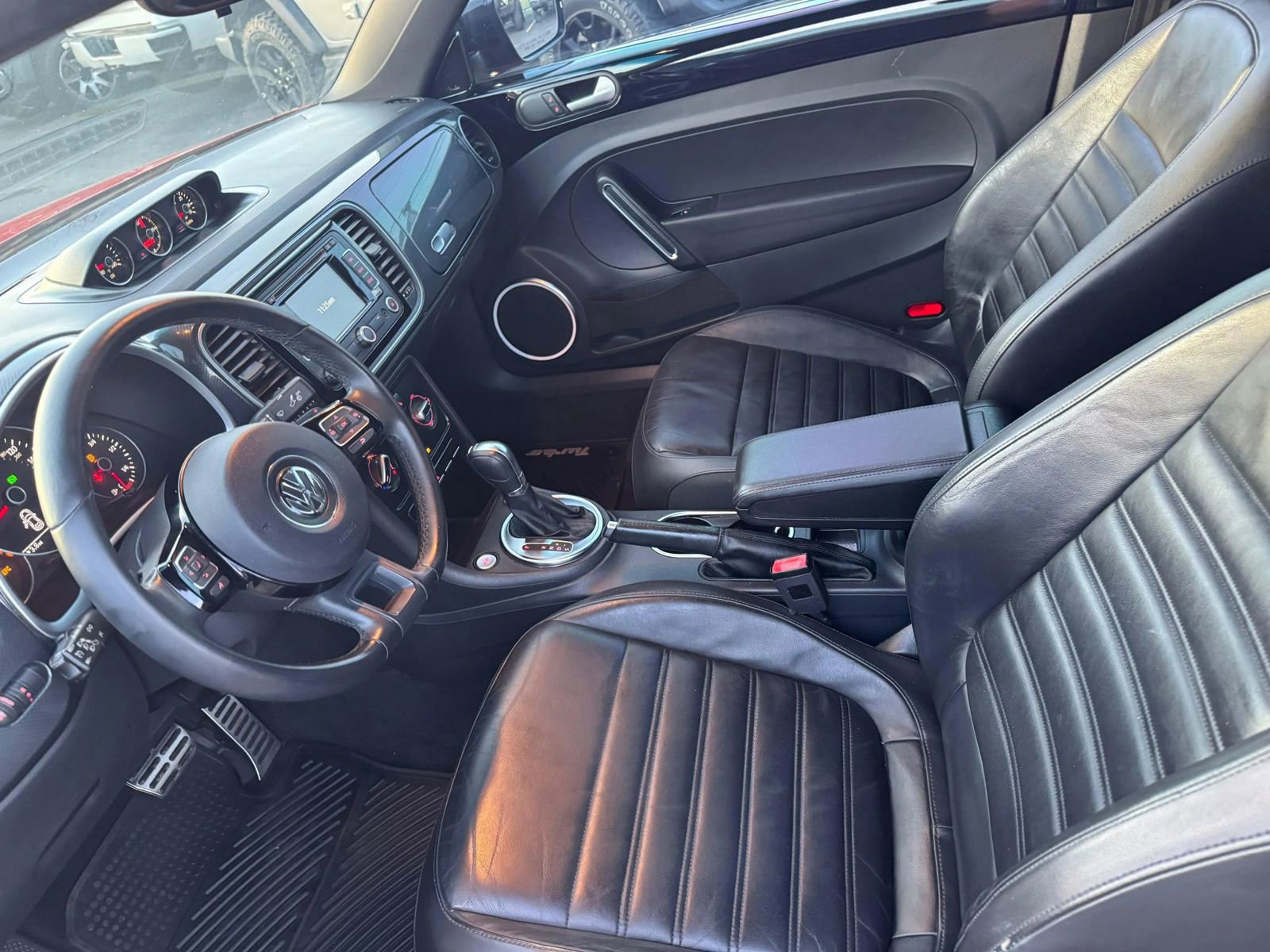 Used 2012 Volkswagen Beetle 2.0T image 8