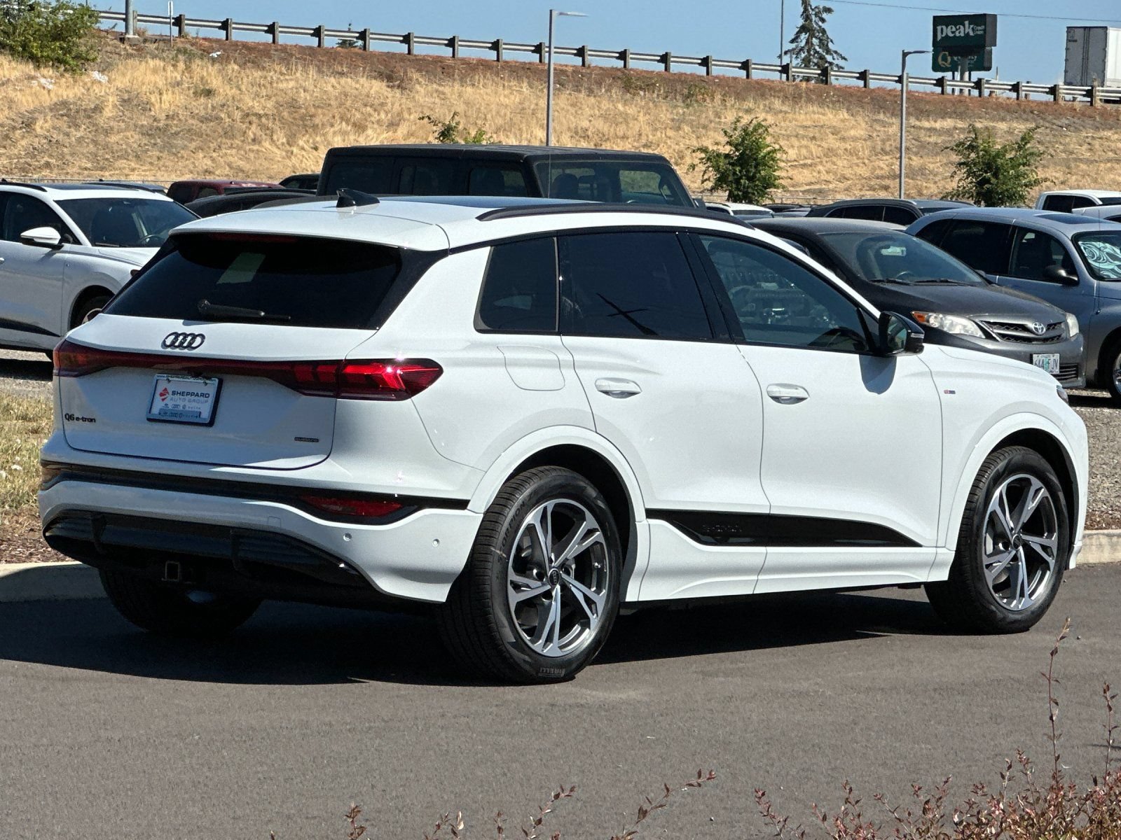 New 2027 Audi Q6 e-tron Premium Plus AWD/4WD image 3