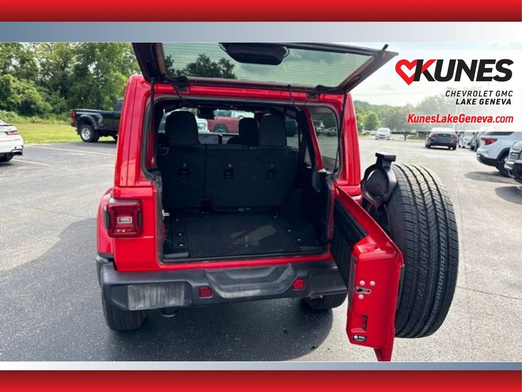 Used 2025 Jeep Wrangler Unlimited Sahara AWD/4WD image 23