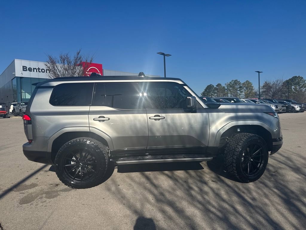 Used 2024 Lexus GX 550 w/ Accessory Package (2T) AWD/4WD image 2