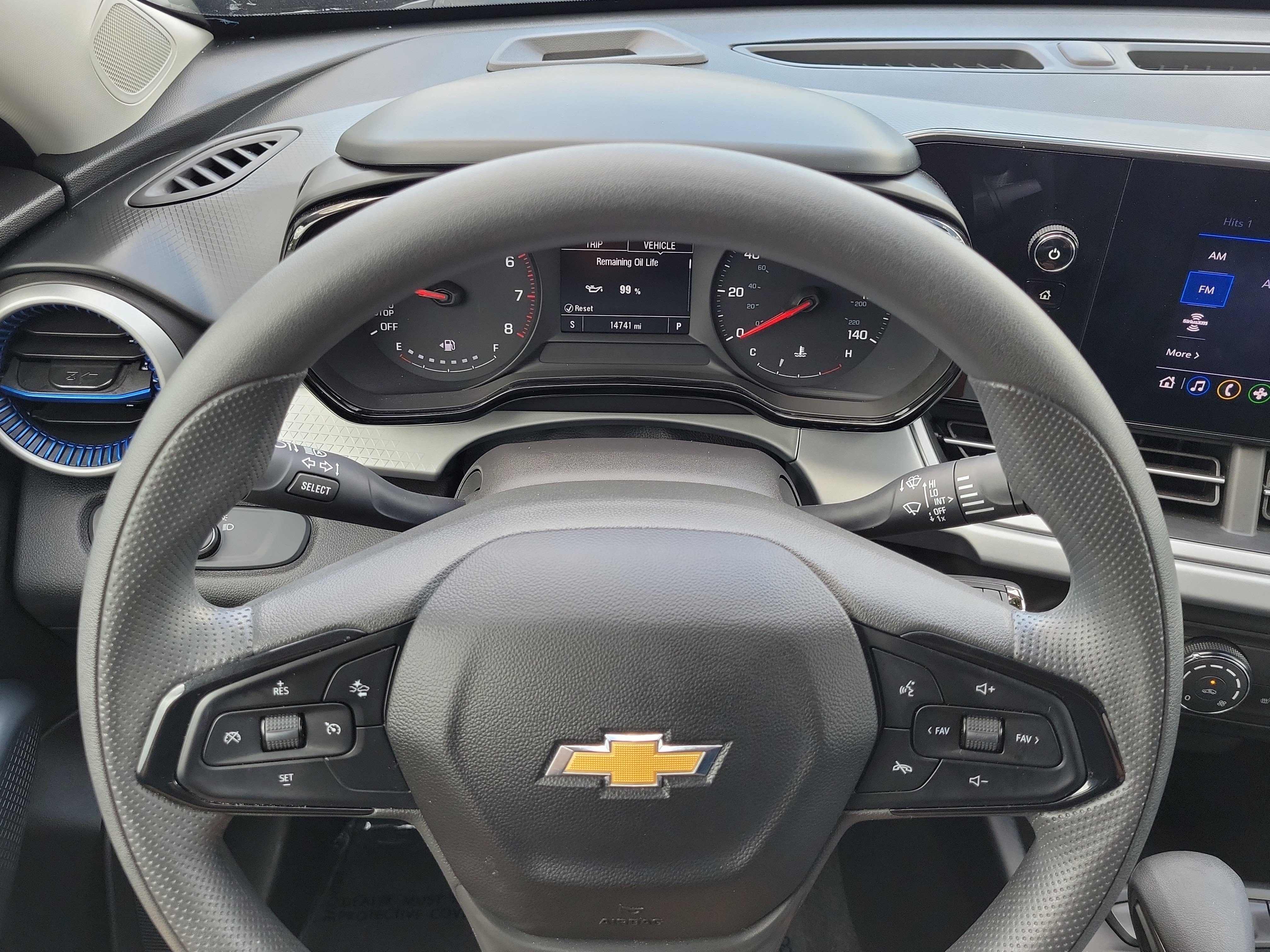 Used 2025 Chevrolet Trax LS w/ LS Convenience Package FWD image 21