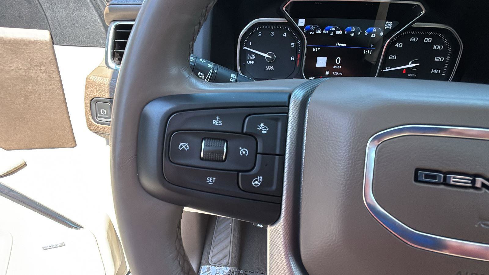 Used 2021 GMC Yukon Denali w/ Denali Ultimate Package AWD/4WD image 15