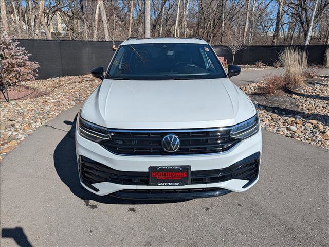 Certified 2023 Volkswagen Tiguan SE R-Line AWD/4WD image 8