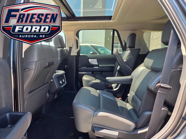 Used 2025 Ford Expedition Active AWD/4WD image 21