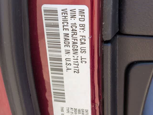 Used 2022 Jeep Grand Cherokee Laredo E w/ Security & Convenience Group AWD/4WD image 32