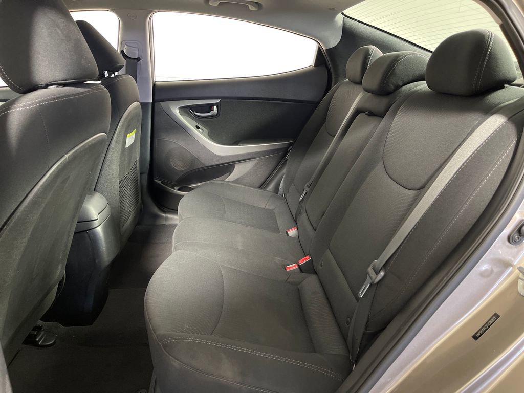 Used 2015 Hyundai Elantra SE w/ Option Group 03 FWD image 13