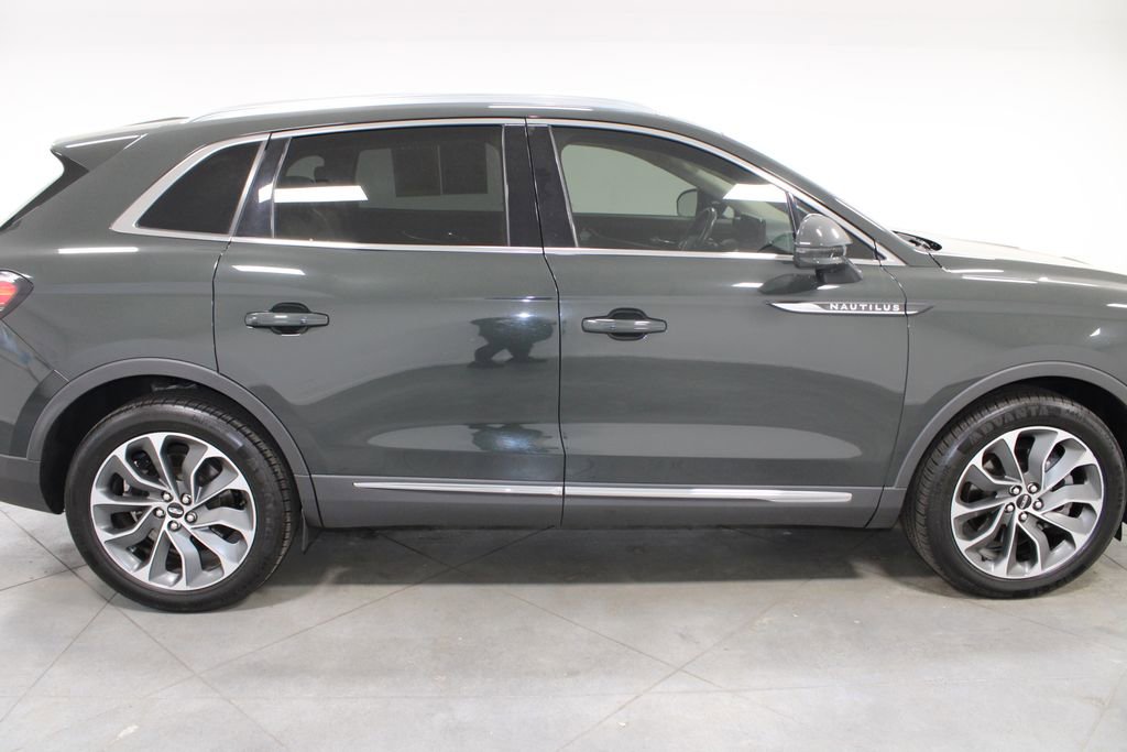 Used 2023 Lincoln Nautilus Reserve w/ Equipment Group 201A image 11
