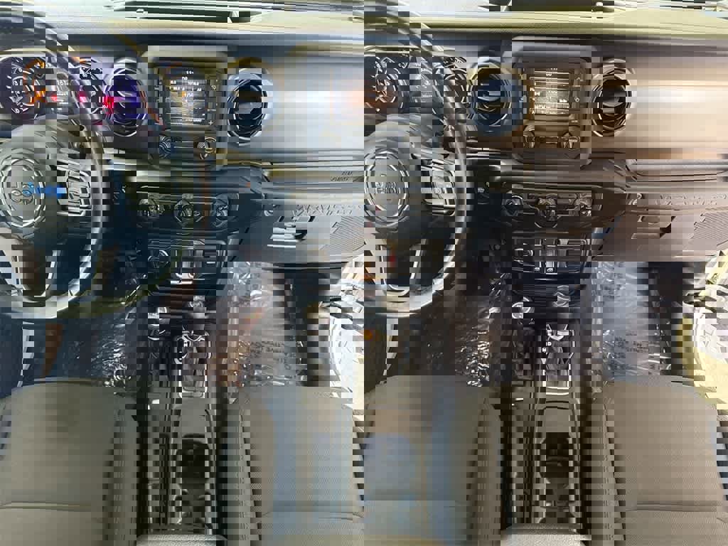 Used 2020 Jeep Wrangler Sport image 27