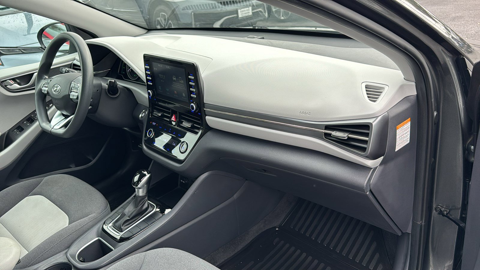 Used 2020 Hyundai Ioniq Blue FWD image 23