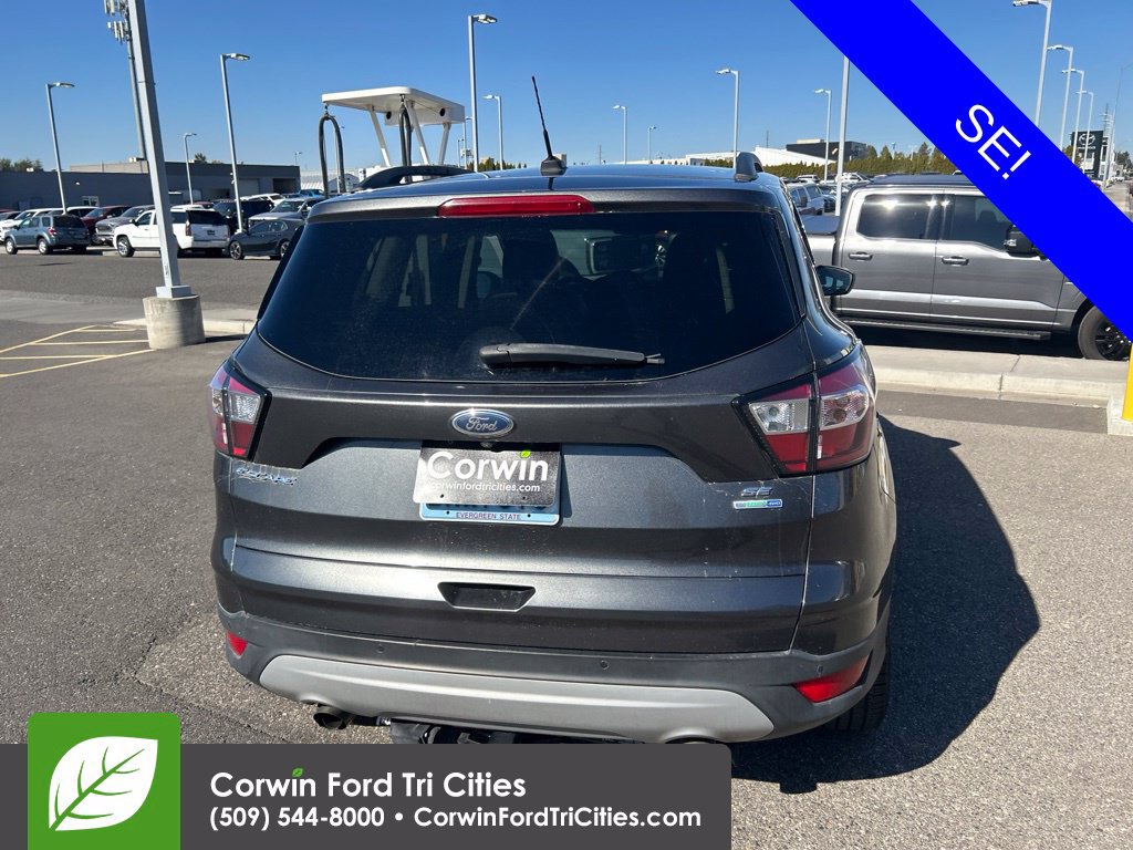 Used 2017 Ford Escape SE w/ SE Leather Comfort Package AWD/4WD image 6