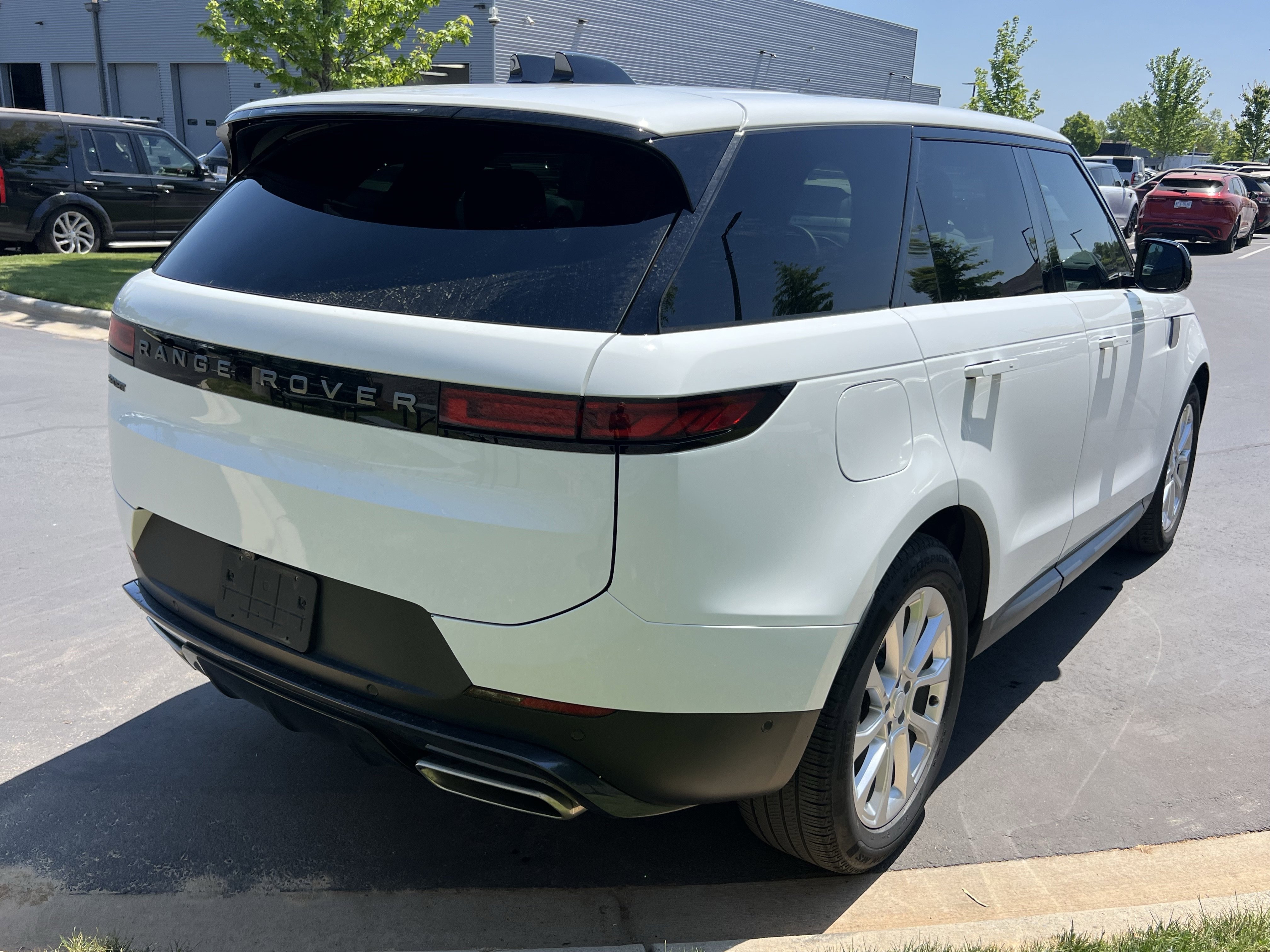 Used 2025 Land Rover Range Rover Sport S AWD/4WD image 7