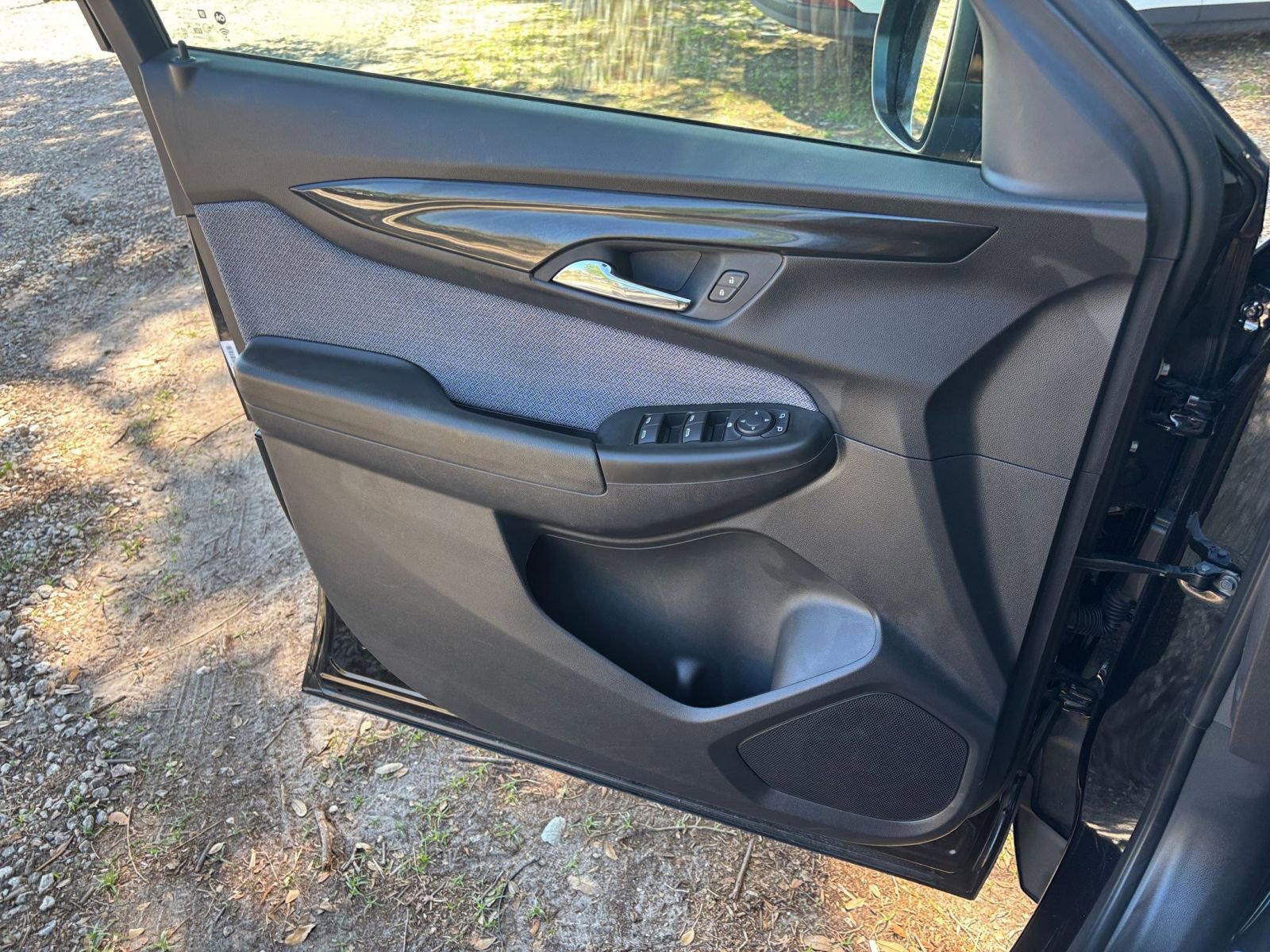 Used 2025 Chevrolet TrailBlazer LT FWD image 18
