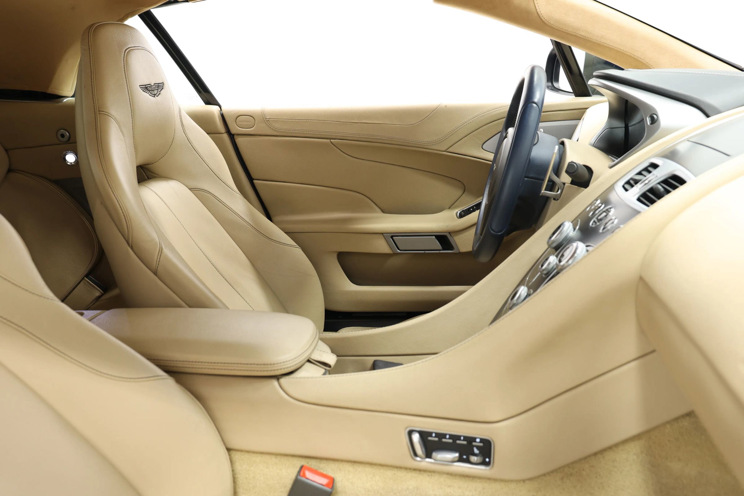 Used 2016 Aston Martin Vanquish Volante image 69