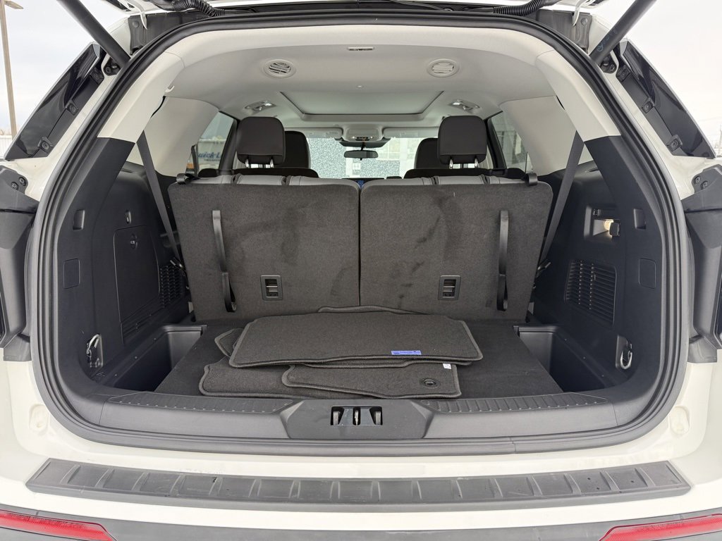 Used 2025 Ford Explorer Active w/ Active Comfort Package image 24