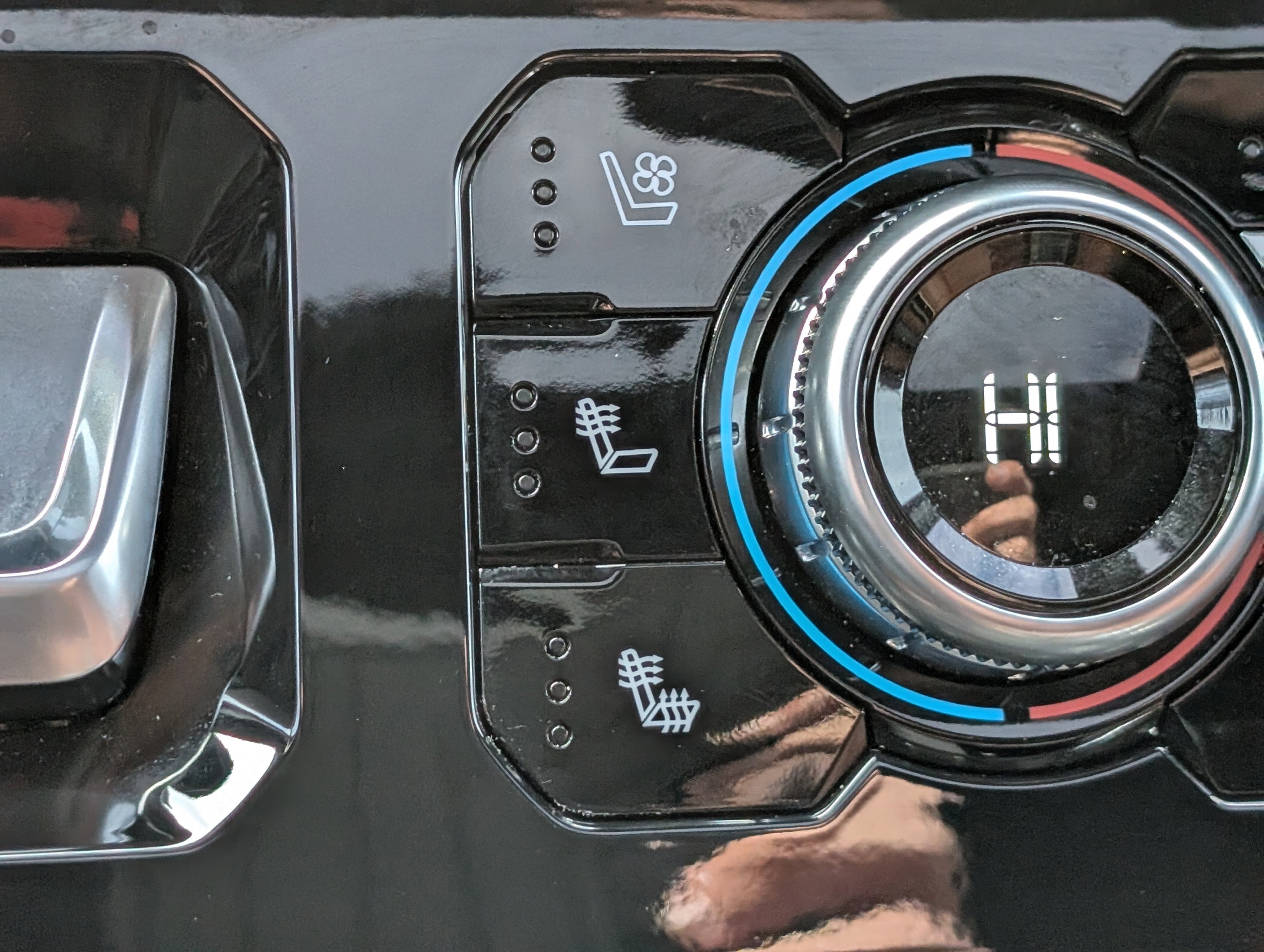 Used 2024 GMC Sierra 2500 Denali Ultimate w/ Max Trailering Package image 33