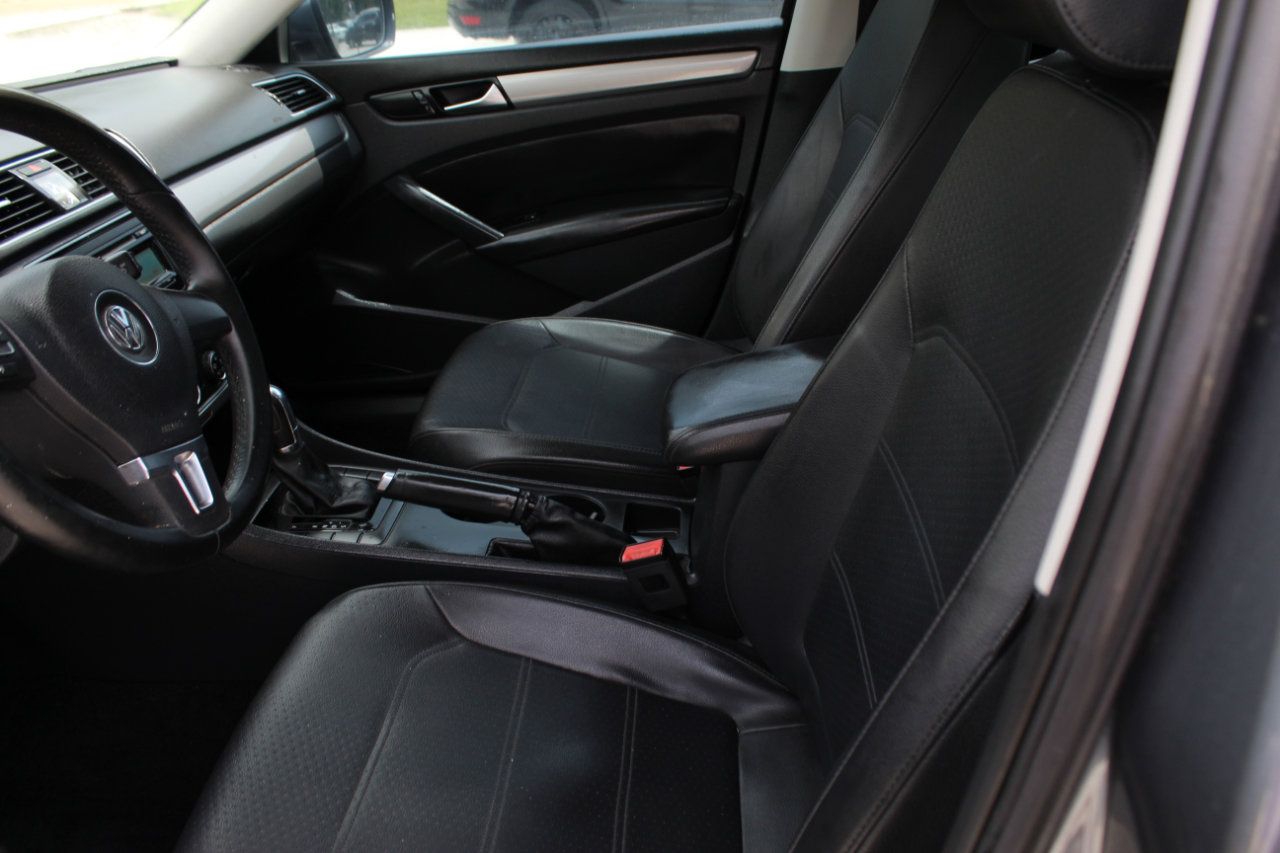 Used 2014 Volkswagen Passat 1.8T Wolfsburg Edition image 13