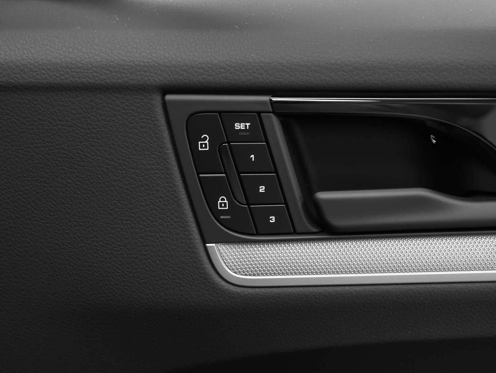 New 2026 Porsche Cayenne Coupe AWD/4WD image 20
