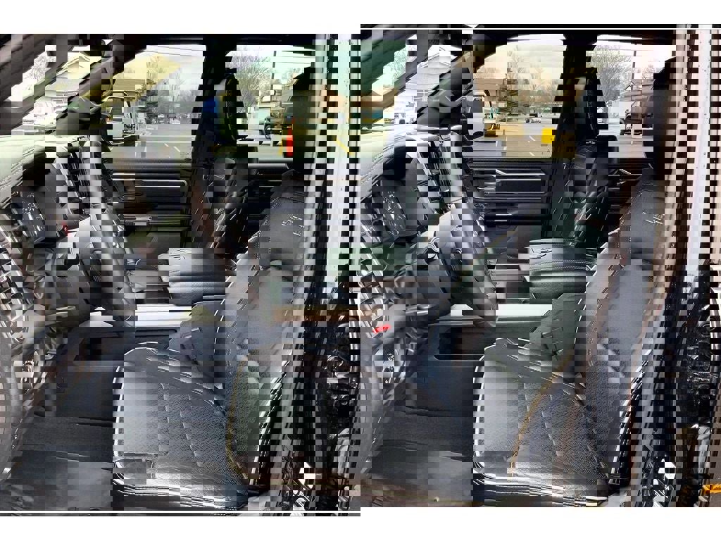 Used 2024 RAM 1500 Laramie image 26