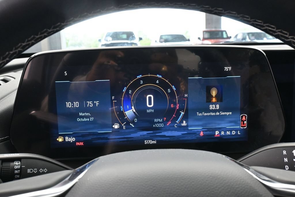 Used 2025 Chevrolet Traverse LT FWD image 26