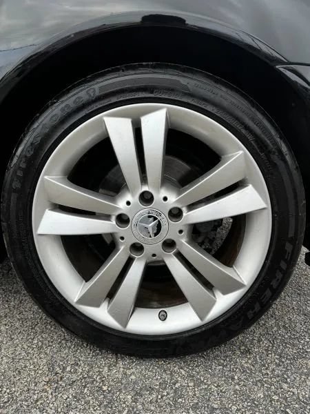 Used 2011 Mercedes-Benz SLK 300 image 19