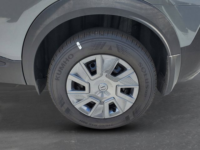 New 2025 Nissan Kicks S image 11