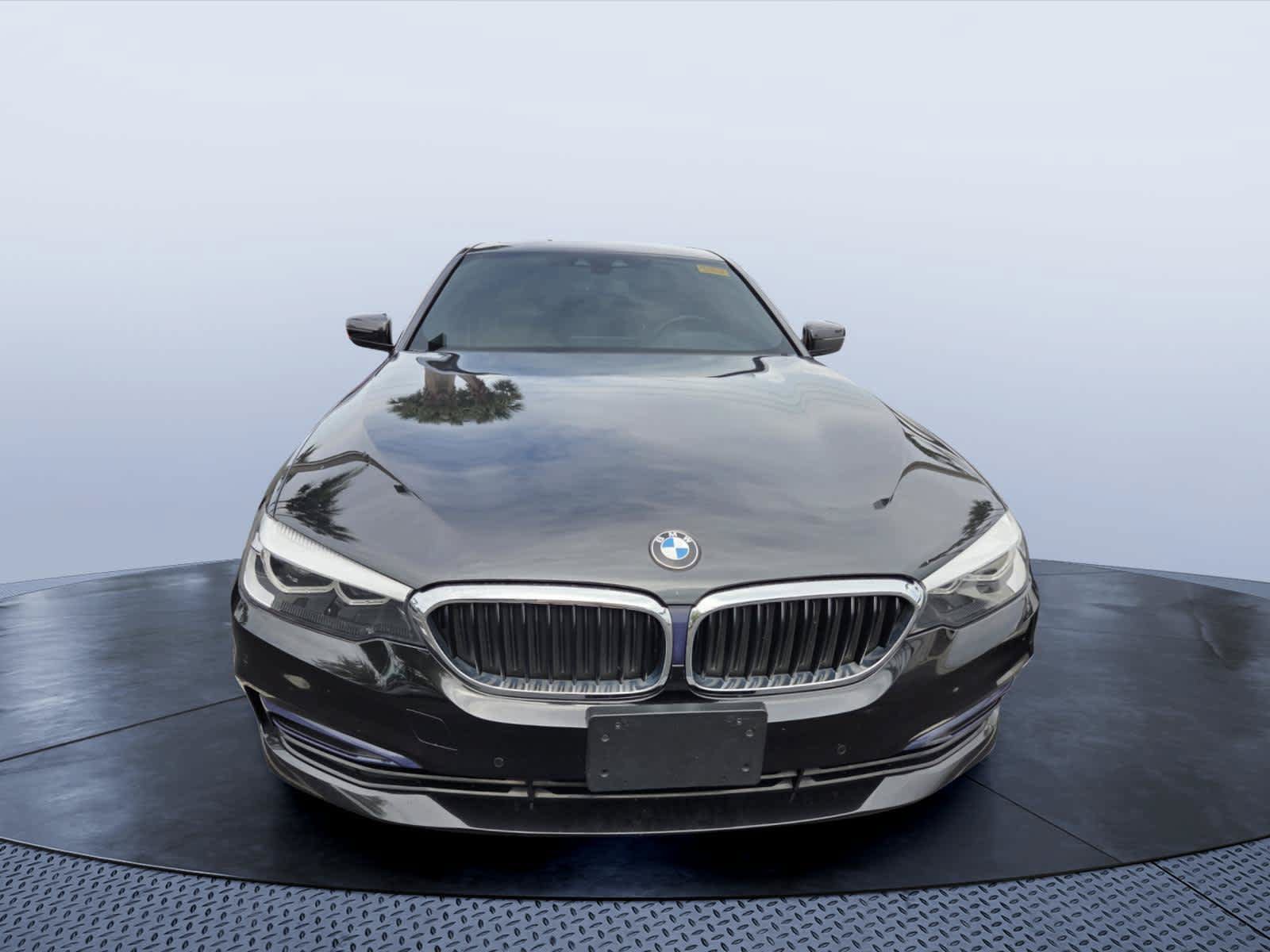 Used 2018 BMW 530i RWD image 2
