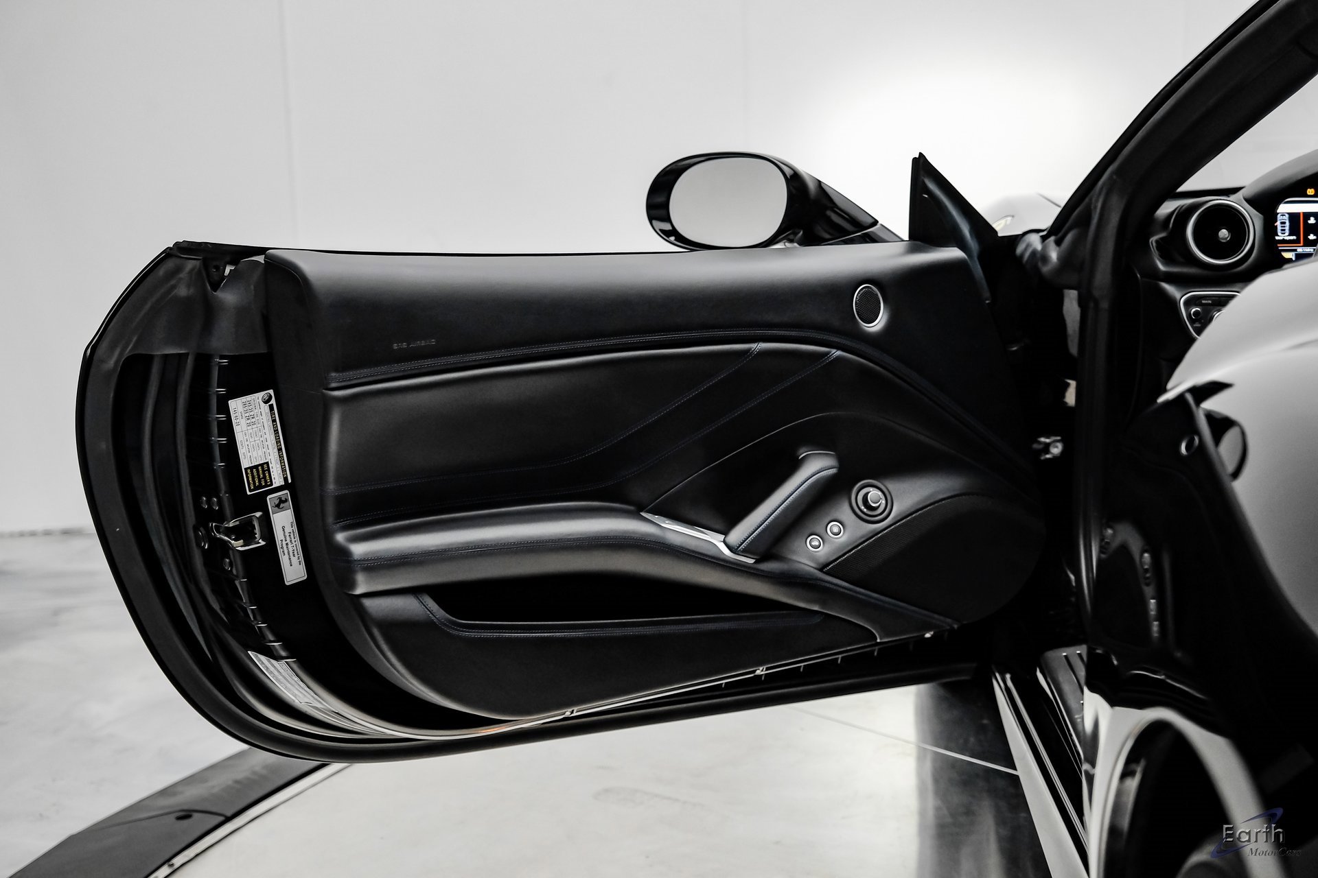 Used 2016 Ferrari California T image 80