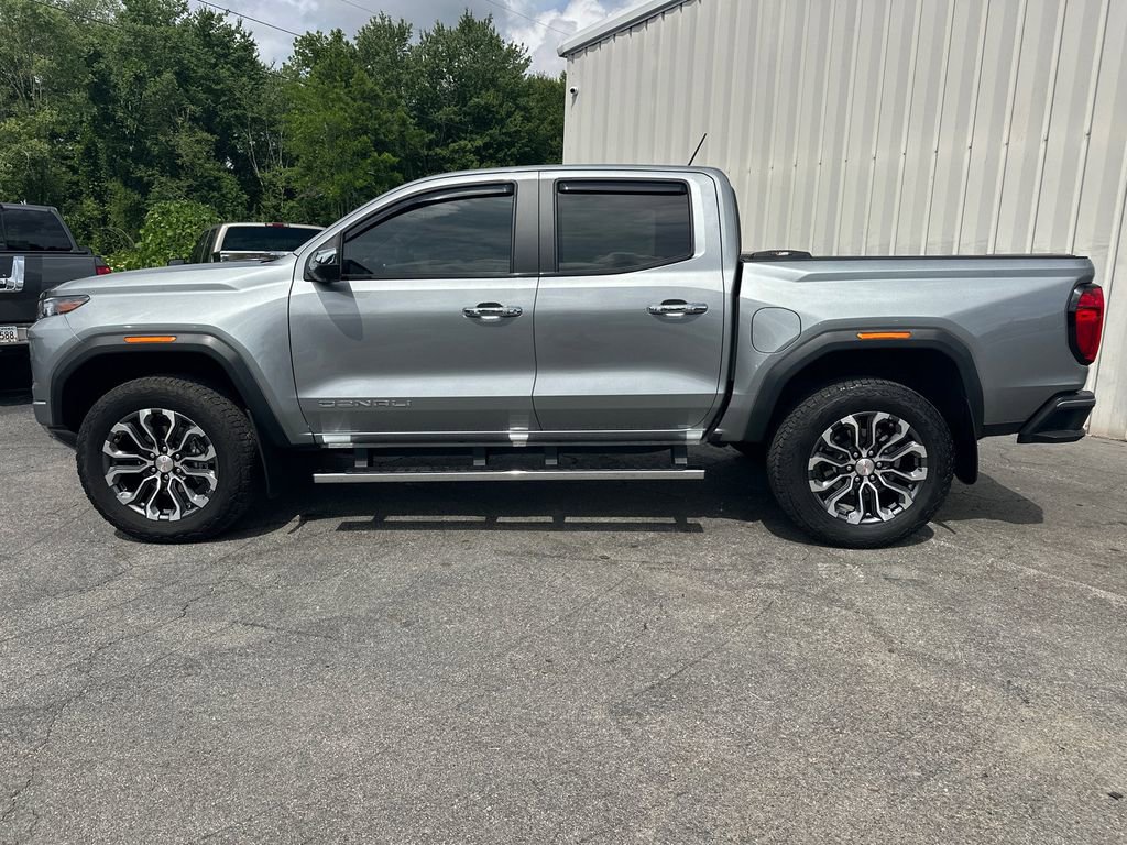 Used 2024 GMC Canyon Denali AWD/4WD image 9