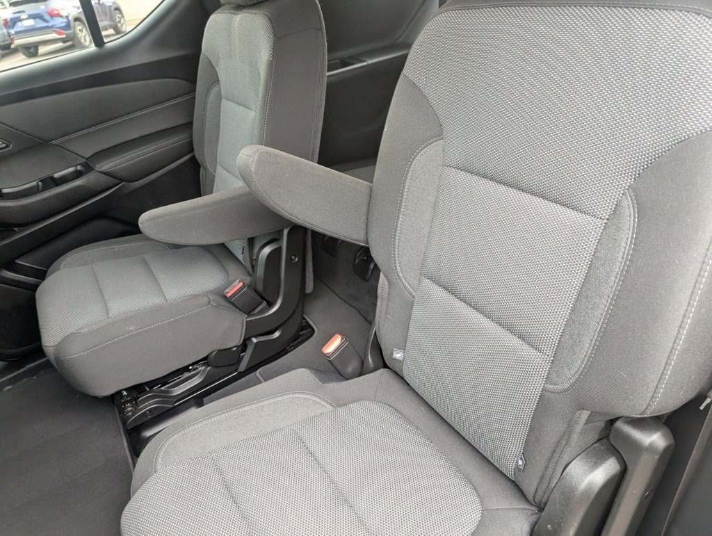 Used 2023 Chevrolet Traverse LT image 13
