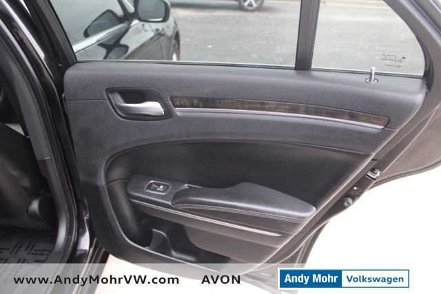 Used 2016 Chrysler 300 C image 23