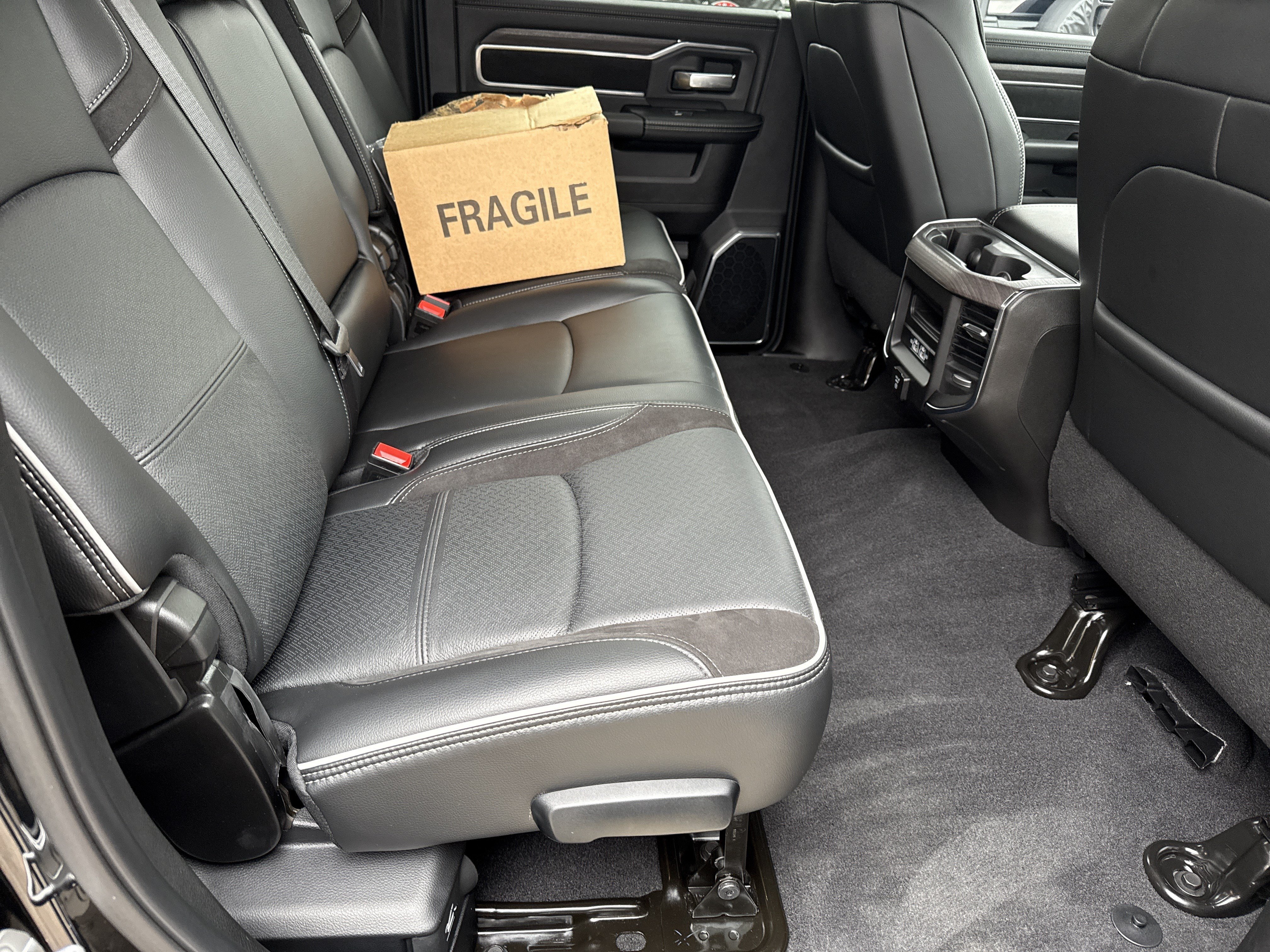 New 2025 RAM 2500 Laramie w/ Towing Technology Group AWD/4WD image 17