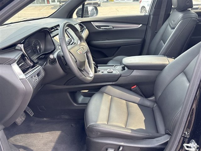Certified 2025 Cadillac XT6 Luxury AWD/4WD image 20