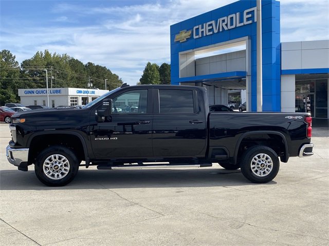 Used 2024 Chevrolet Silverado 2500 LT image 2